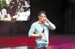 陳州現場獻唱，助力公益宣傳。